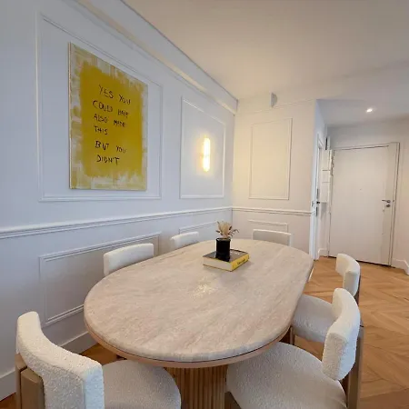 Elegant 2 Bedrooms Parisian Flat & Chic In Διαμέρισμα Neuilly-sur-Seine
