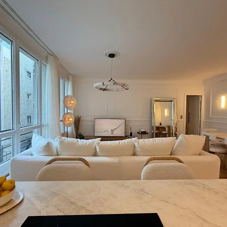 Elegant 2 Bedrooms Parisian Flat & Chic In Apartament