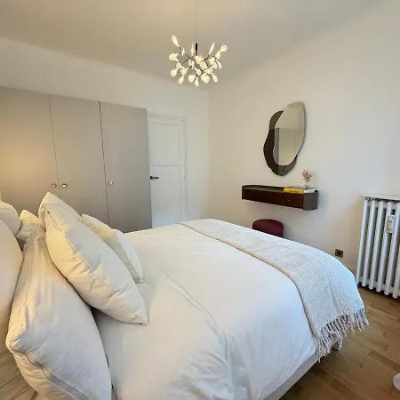 Elegant 2 Bedrooms Parisian Flat & Chic In Апартаменты